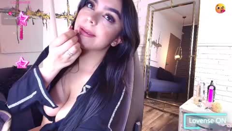 Snapshot of matti_sofia chatting on March 2025 05:02:01 AM TATIANA AND ROUS online show from March 2025 05:02:01 AM
