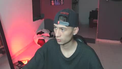 mattias     online show from February 2025 01:03:01 AM