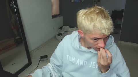 mattias     online show from February 2025 02:00:01 PM