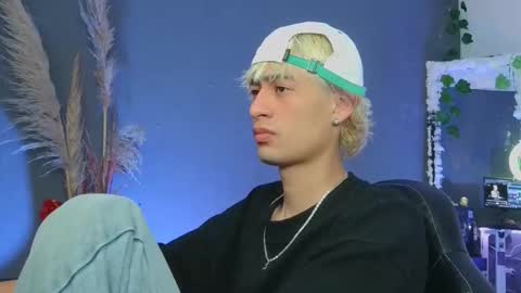 mattias     online show from October 2025 11:17:02 PM