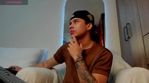 mattiwsmorris_ online show from April 2026 05:10:01 AM