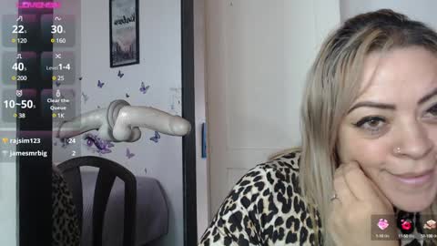 Snapshot of mature_liaa chatting on January 2025 05:14:01 PM Mature liaa online show from January 2025 05:14:01 PM