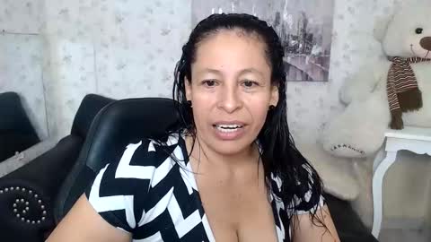 Snapshot of mature_martina_ chatting on June 2026 09:04:01 PM Martina online show from June 2026 09:04:01 PM