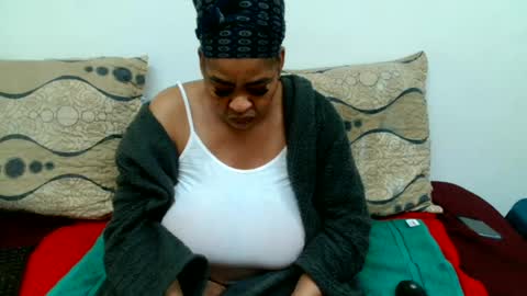 Snapshot of maturedbootyqueen chatting on June 2026 10:55:01 PM QUEEN online show from June 2026 10:55:01 PM