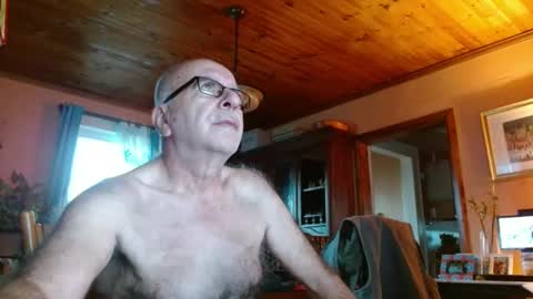 Snapshot of mauriceandre chatting on December 2024 12:33:02 PM Maurice online show from December 2024 12:33:02 PM