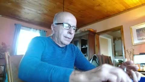 Snapshot of mauriceandre chatting on December 2024 04:05:02 PM Maurice online show from December 2024 04:05:02 PM