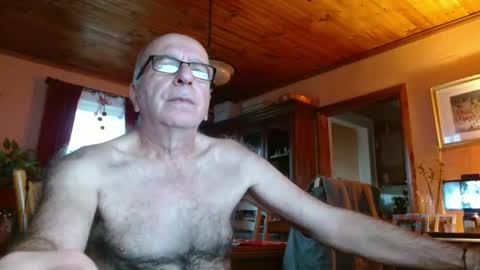 Snapshot of mauriceandre chatting on December 2024 12:54:02 PM Maurice online show from December 2024 12:54:02 PM