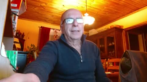 Snapshot of mauriceandre chatting on December 2024 10:10:02 PM Maurice online show from December 2024 10:10:02 PM