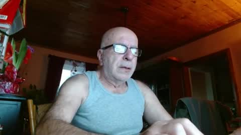 Snapshot of mauriceandre chatting on December 2024 01:06:02 PM Maurice online show from December 2024 01:06:02 PM