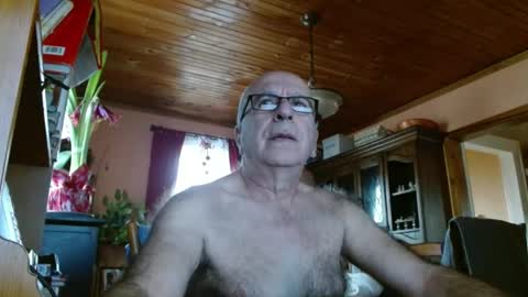 Snapshot of mauriceandre chatting on January 2025 03:47:02 PM Maurice online show from January 2025 03:47:02 PM