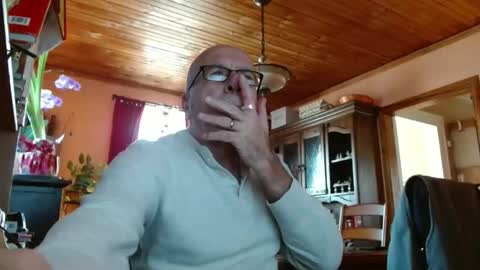 Snapshot of mauriceandre chatting on January 2025 03:50:01 PM Maurice online show from January 2025 03:50:01 PM