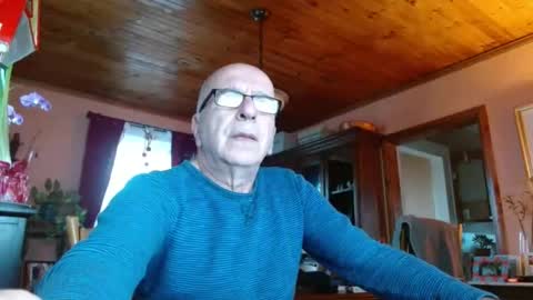 Snapshot of mauriceandre chatting on January 2025 12:43:02 PM Maurice online show from January 2025 12:43:02 PM