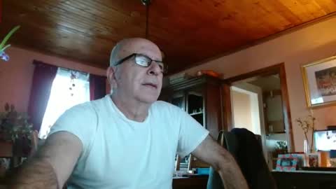Snapshot of mauriceandre chatting on February 2025 01:01:01 PM Maurice online show from February 2025 01:01:01 PM