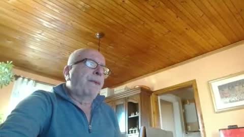 Snapshot of mauriceandre chatting on April 2026 11:14:02 AM Maurice online show from April 2026 11:14:02 AM
