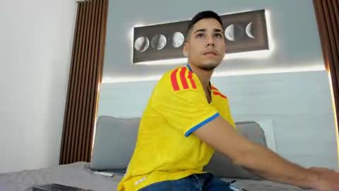 mauro_boy online show from June 2026 07:08:01 PM