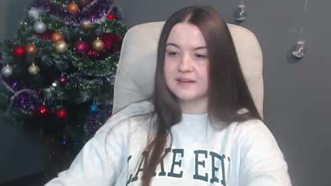 MavkaCute online show from December 2025 07:09:01 PM