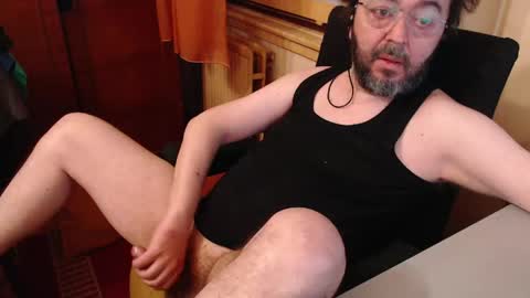 Snapshot of max818k chatting on May 2026 06:00:02 AM Max online show from May 2026 06:00:02 AM