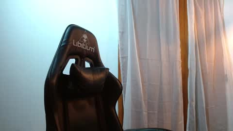 Max  Ashley online show from January 2025 04:27:01 PM