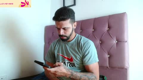 Max  Ashley online show from April 2026 01:33:02 PM