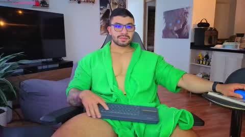 Max online show from November 2025 05:28:02 PM