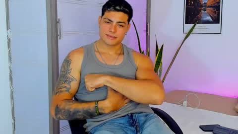 MAX MIULLER online show from October 2025 02:01:01 AM