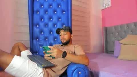 Snapshot of max_sexyhot26 chatting on December 2024 04:01:02 AM max_sexyhot26 online show from December 2024 04:01:02 AM