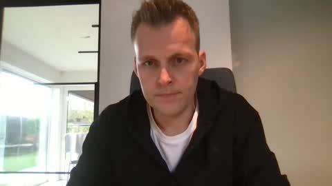 Max take off clothes online show from December 2024 11:50:02 AM