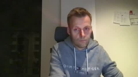 Max take off clothes online show from January 2025 06:39:01 PM