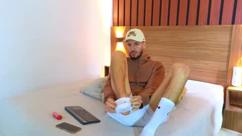 Snapshot of max_tayloor chatting on February 2026 06:25:01 PM Max Taylor online show from February 2026 06:25:01 PM