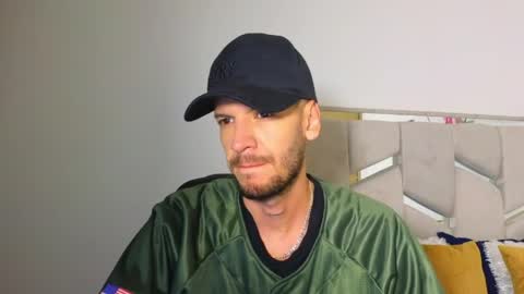 Snapshot of max_tayloor chatting on April 2026 04:23:02 AM Max Taylor online show from April 2026 04:23:02 AM