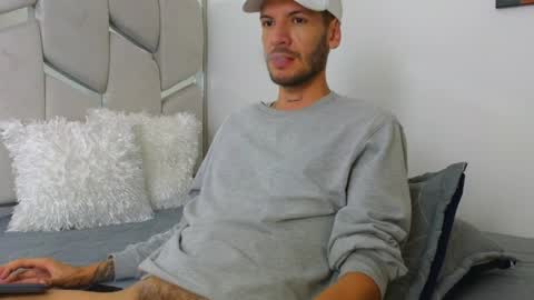 Snapshot of max_tayloor chatting on April 2026 05:24:02 AM Max Taylor online show from April 2026 05:24:02 AM