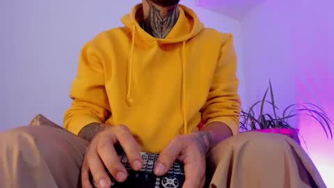 Max online show from November 2025 12:38:01 PM