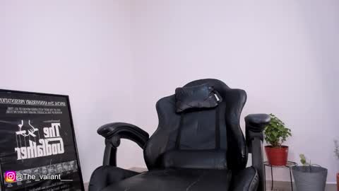 max_valiant1 online show from February 2026 06:15:01 PM