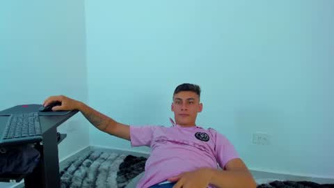Snapshot of max_wild01 chatting on July 2026 05:30:02 PM MAX online show from July 2026 05:30:02 PM