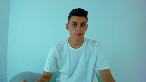 Snapshot of max_wild01 chatting on July 2026 06:20:01 AM MAX online show from July 2026 06:20:01 AM