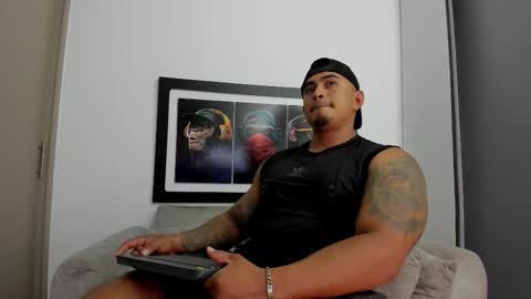 Maxcarther online show from November 2025 07:30:02 PM