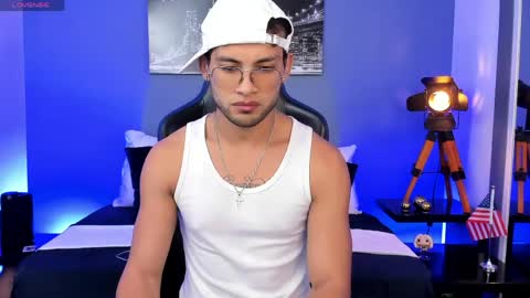 Snapshot of maxconor1 chatting on April 2026 03:02:01 AM Max Conor online show from April 2026 03:02:01 AM