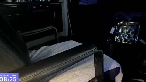 Maxel F online show from December 2025 07:25:01 AM