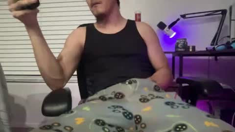 Snapshot of maxfreaky407284 chatting on June 2026 05:43:02 AM perezcouple online show from June 2026 05:43:02 AM
