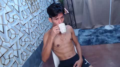 Reyn online show from February 2025 11:58:02 PM