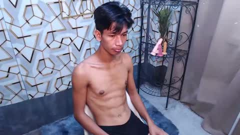 Reyn online show from February 2025 11:52:01 PM