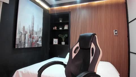 Snapshot of maxigarcia_ chatting on June 2026 12:08:02 AM Maxi online show from June 2026 12:08:02 AM