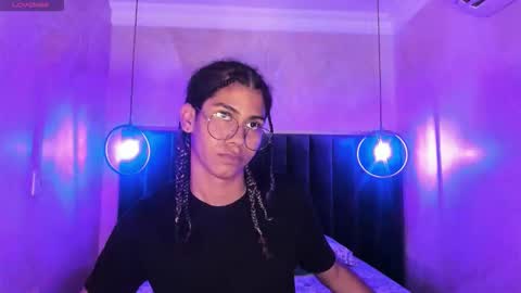 maxim online show from November 2025 03:16:02 AM