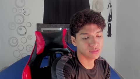 Snapshot of maximiliano_khalil chatting on January 2026 07:23:01 PM Maximiliano online show from January 2026 07:23:01 PM