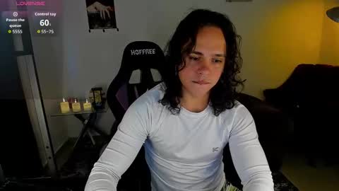 Snapshot of maximiliano_scoott_ chatting on November 2025 06:01:02 PM maximiliano_scoott_ online show from November 2025 06:01:02 PM