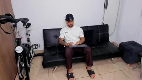 Maximo online show from November 2025 03:17:02 AM