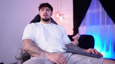 Snapshot of maximo_rodriguez chatting on February 2026 04:21:02 AM Maximo online show from February 2026 04:21:02 AM