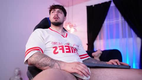 Snapshot of maximo_rodriguez chatting on February 2026 05:30:02 AM Maximo online show from February 2026 05:30:02 AM