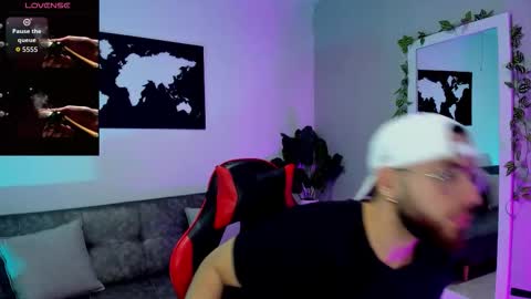 Maximo Wolf online show from December 2025 07:00:01 PM