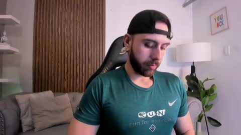 Snapshot of maximo_wolf1 chatting on May 2026 08:25:01 PM Maximo Wolf online show from May 2026 08:25:01 PM